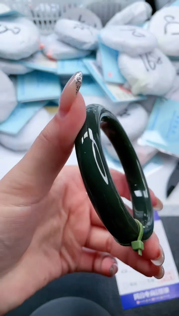 【闪购商品】和田玉手镯未镶嵌14V371-60