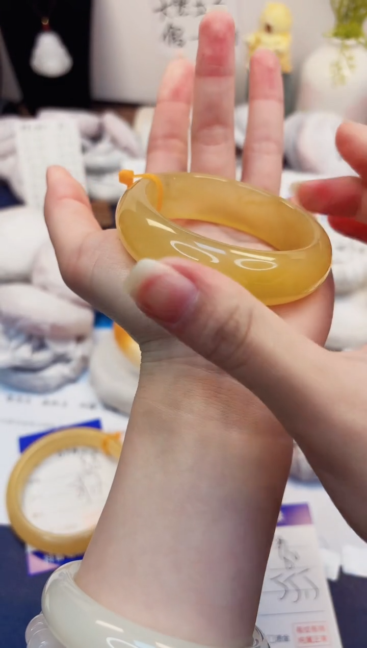 【闪购商品】石英质玉手镯未镶嵌79-财气镯-圈口55