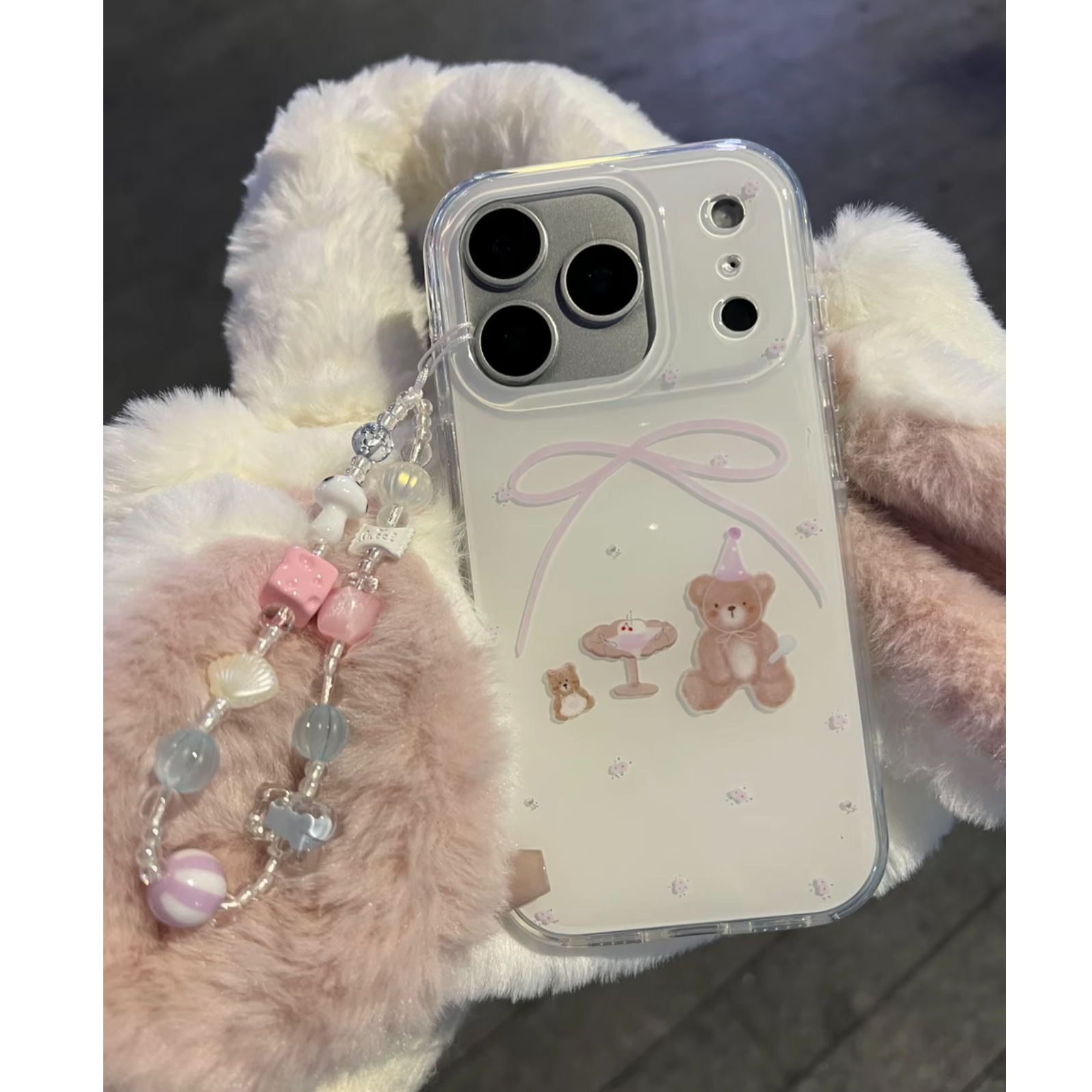 简约卡通蝴蝶结小熊手机壳适用iPhone17promax/16防摔包相机键