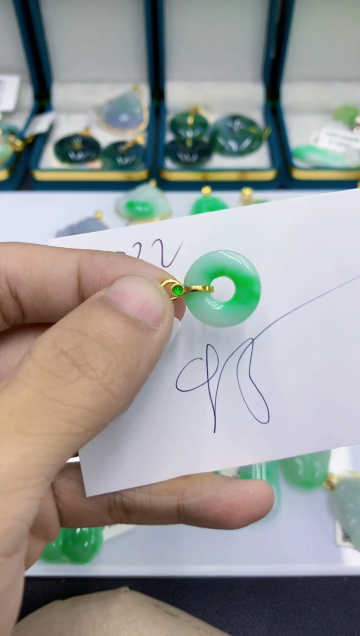 颈饰未镶嵌翡翠11111111111