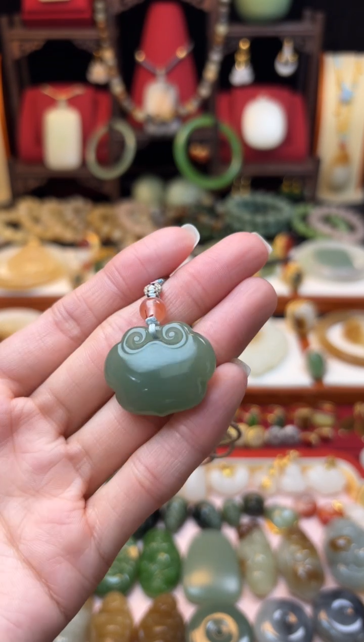 【闪购商品】和田玉挂件未镶嵌放漏