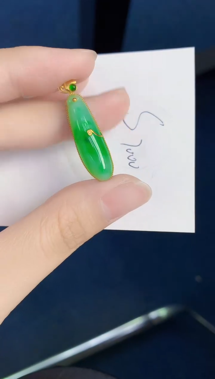 翡翠18K金镶嵌颈饰天然翡翠缅甸A货