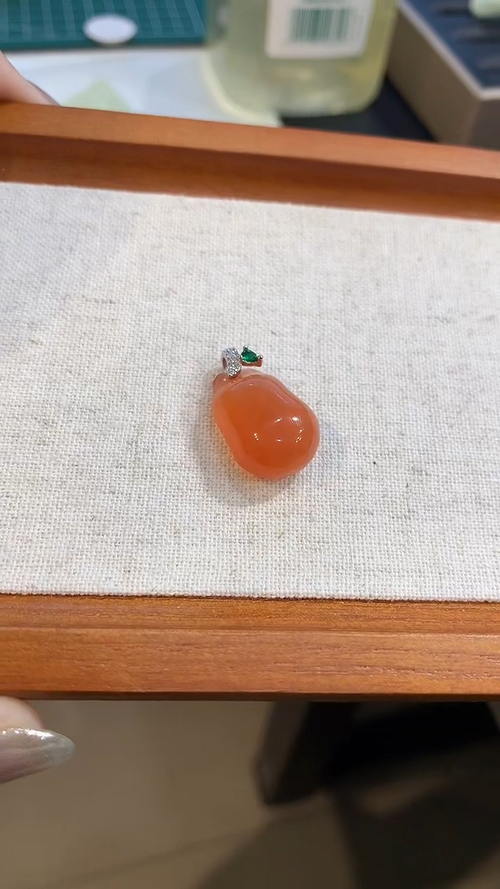 未镶嵌蛇纹石玉吊坠(不含链)福瓜