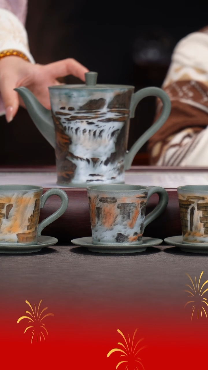 【闪购商品】紫砂茶宠王志刚/雪华绿泥/九头醒钟/520cc