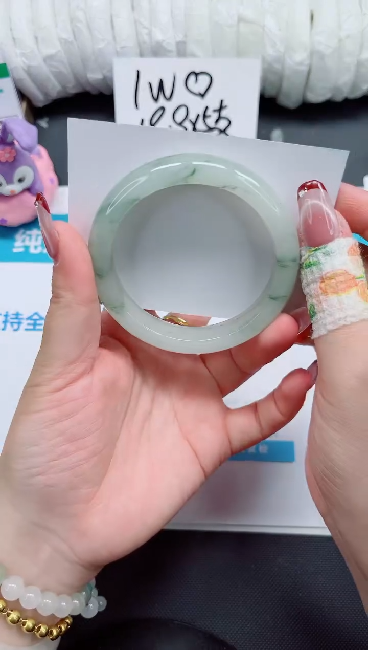 【闪购商品】石英质玉手镯未镶嵌168