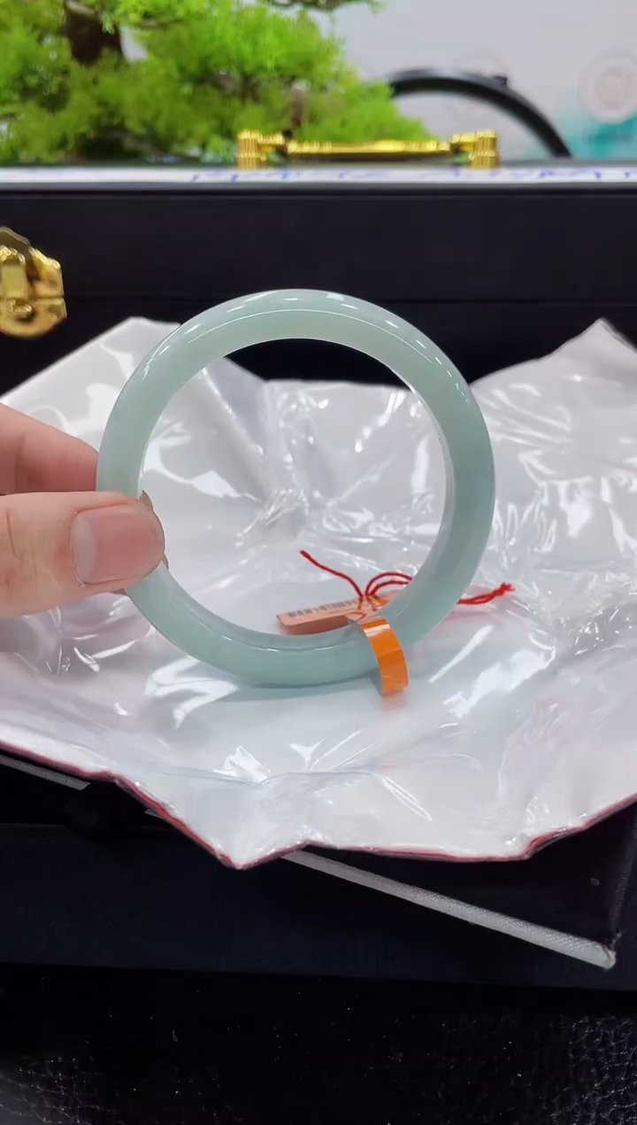 【闪购商品】翡翠手镯未镶嵌手镯