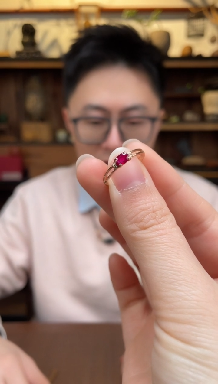 【闪购商品】红宝石戒指18K金镶嵌18K金红宝石戒指CBGF