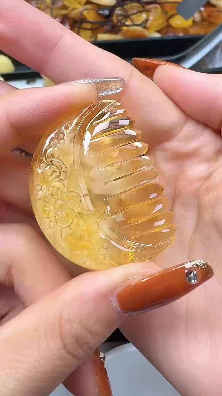 裸石琥珀未镶嵌如图