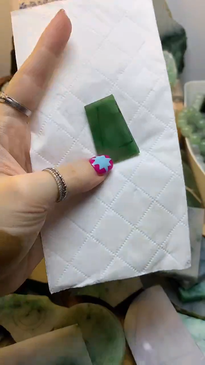 未镶嵌挂件翡翠用****8缅甸A货翡翠,没有运费险,有纹有裂