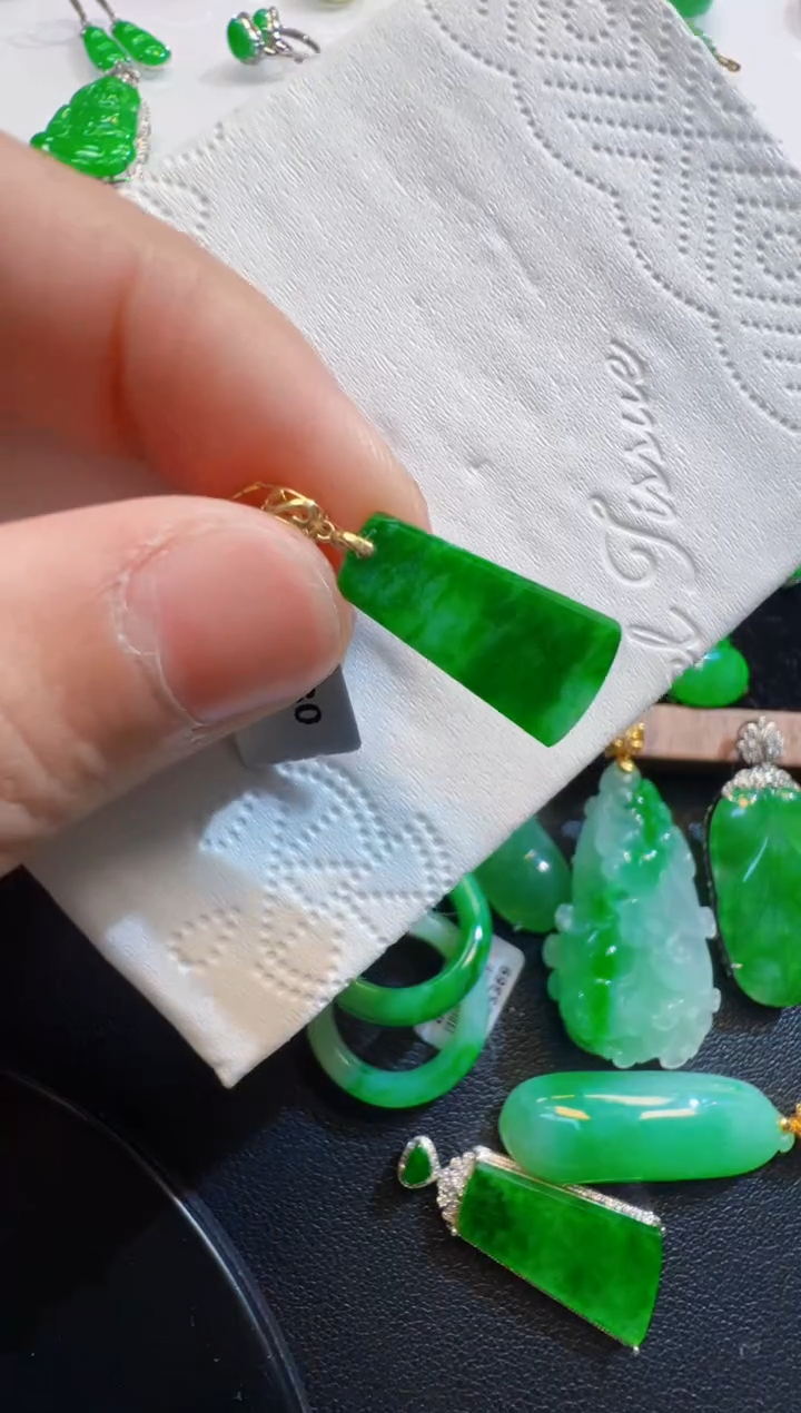 翡翠18K金镶嵌吊坠(不含链)无事牌