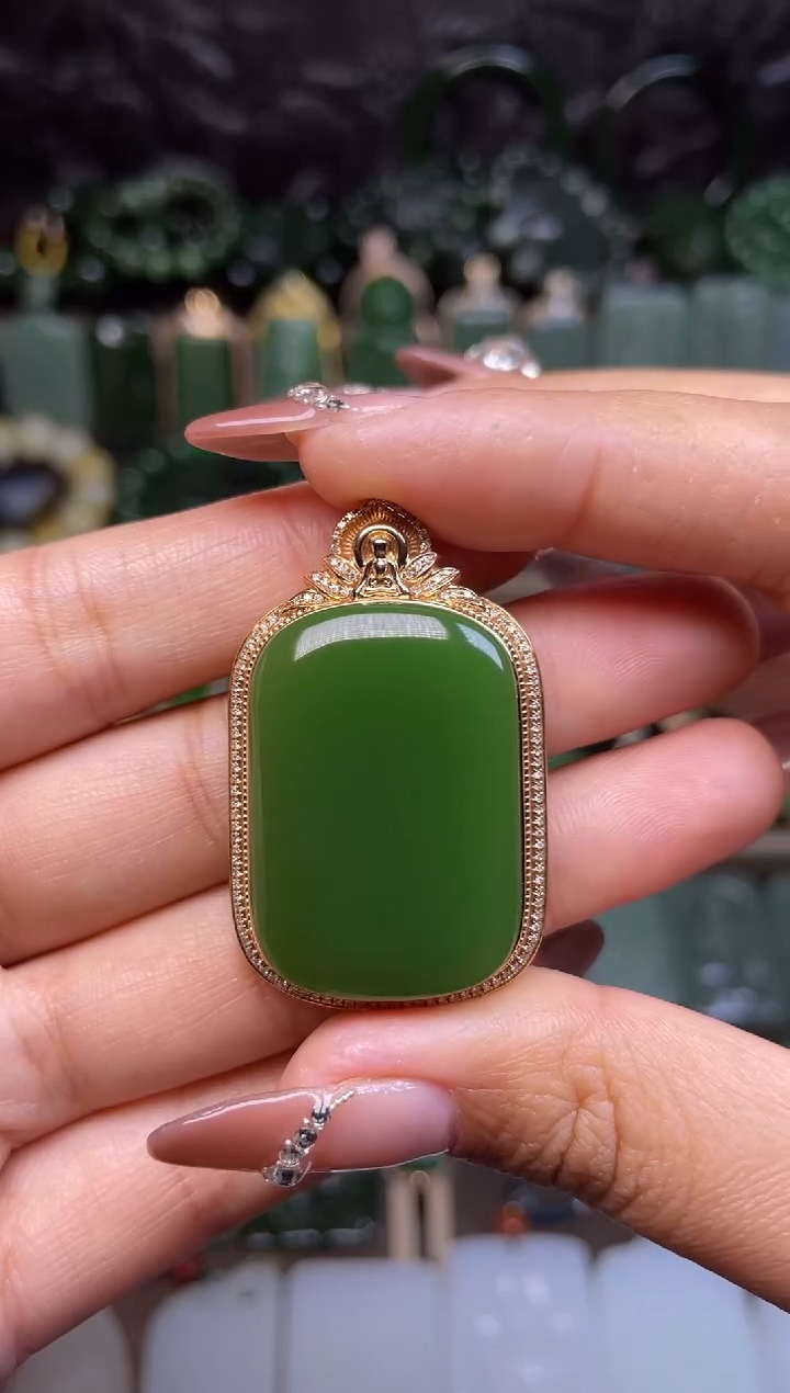 【闪购商品】和田玉吊坠无事牌18K金镶嵌阳绿