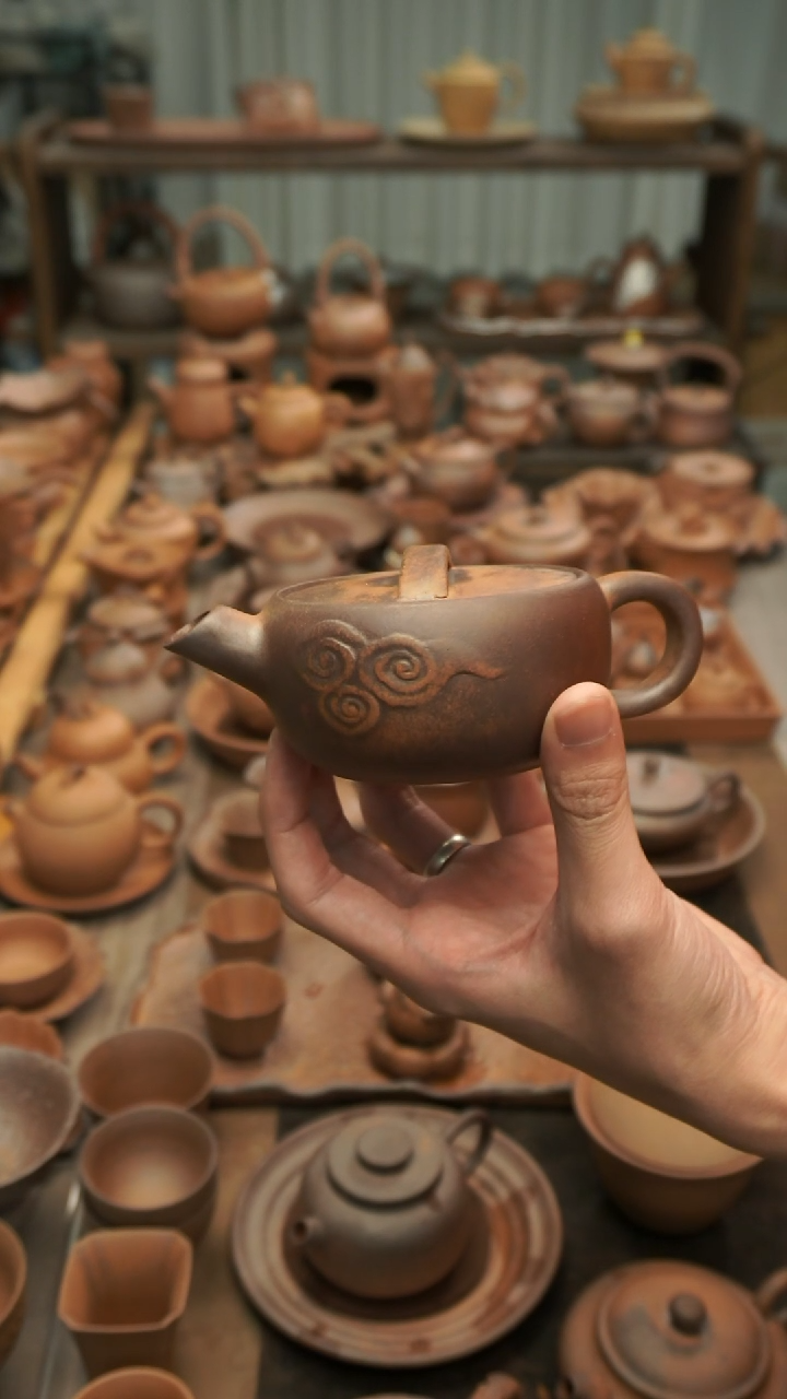 原矿老岩泥精工  祥云汉瓦壶150ml