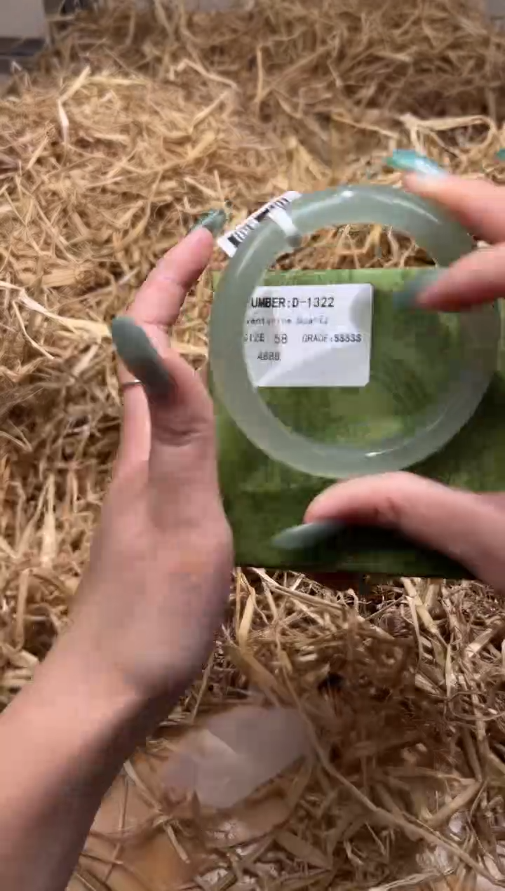 未镶嵌手镯石英质玉D1322LV