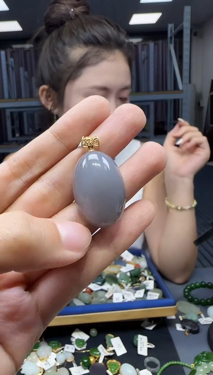 和田玉18K金镶嵌挂件1
