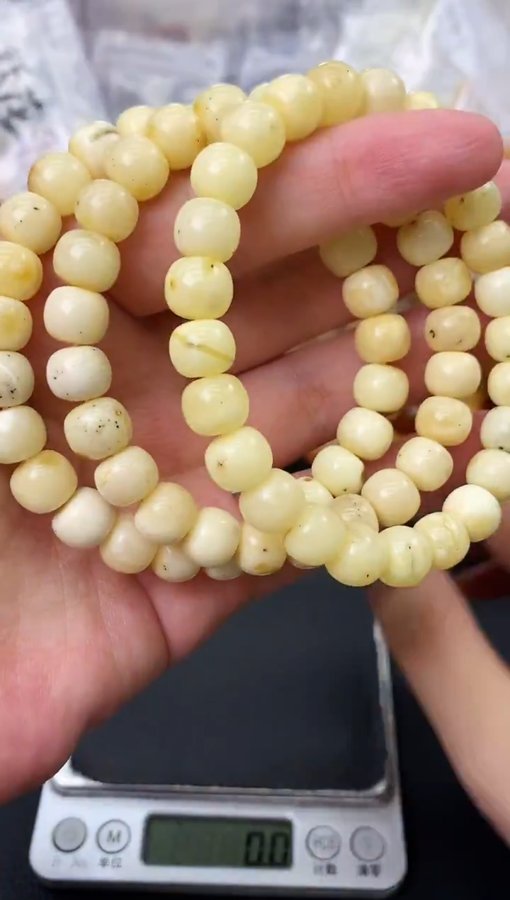 蜜蜡未镶嵌珠宝奇石965