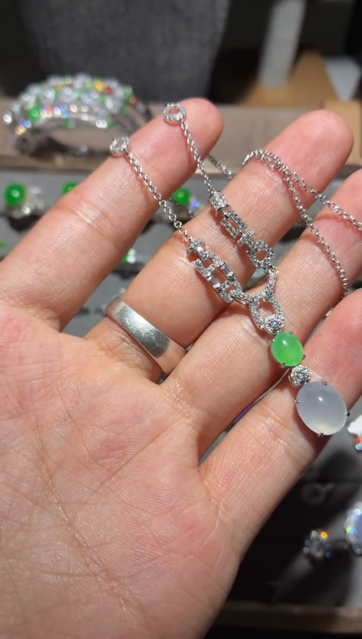 颈饰银S925镶嵌翡翠全量