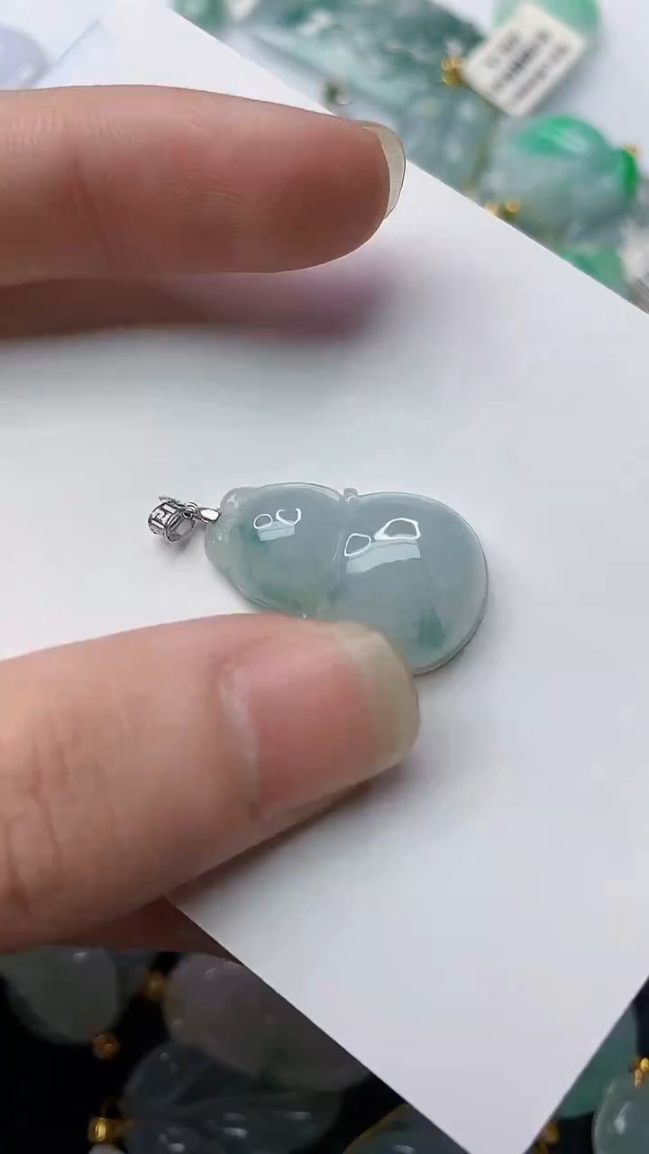 【闪购商品】翡翠颈饰18K金镶嵌18........