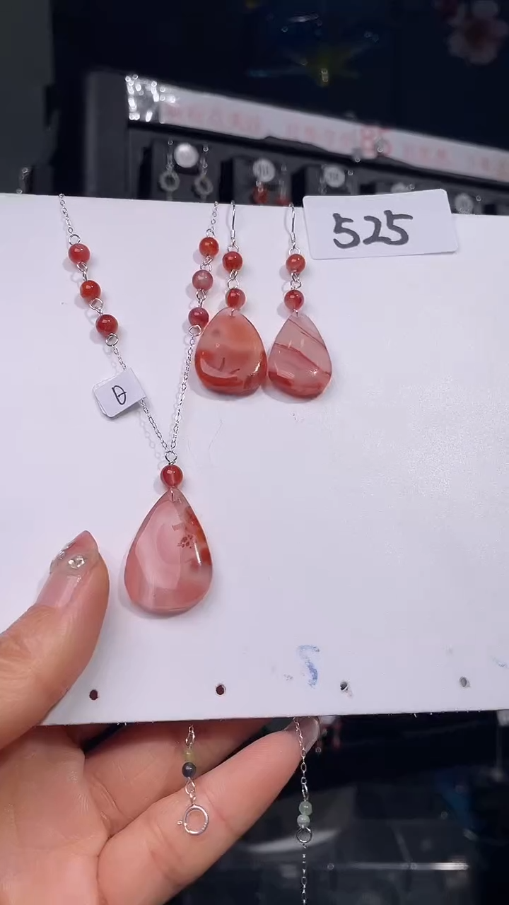 颈饰未镶嵌南红玛瑙喜欢拍