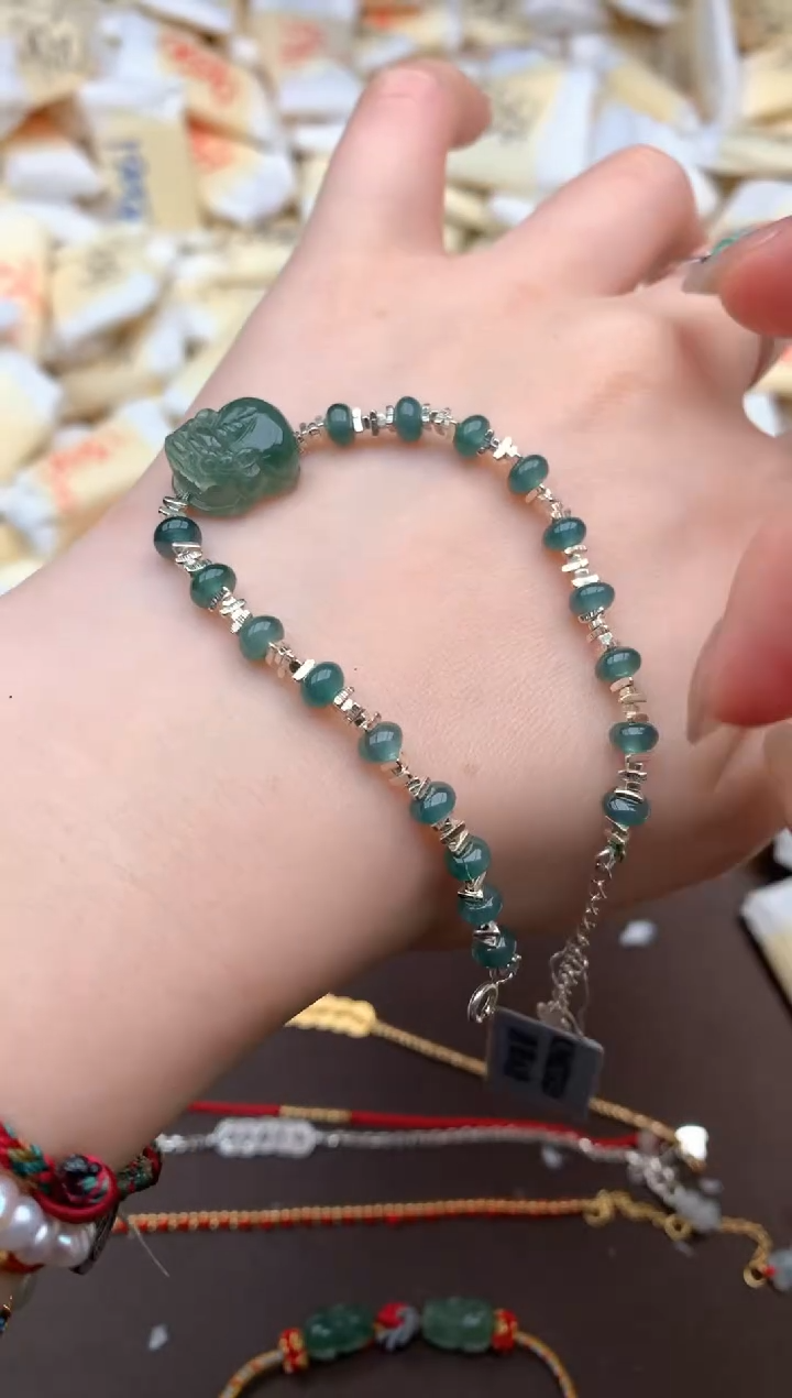 【闪购商品】翡翠挂件未镶嵌 一