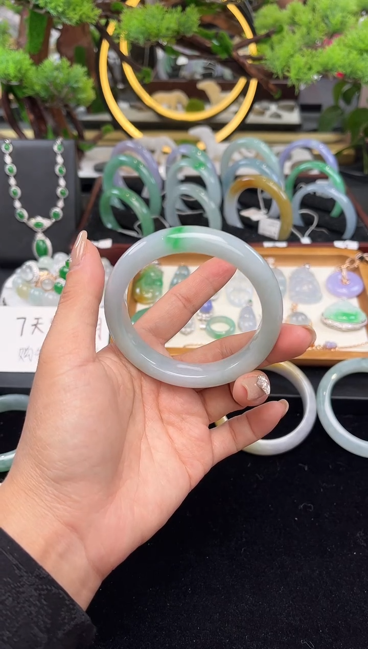 未镶嵌手镯翡翠手镯