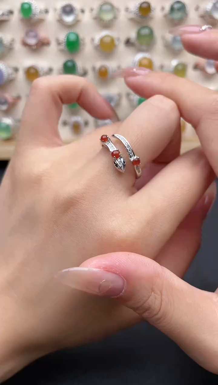 【闪购商品】翡翠戒指银S925镶嵌一物一证一礼盒