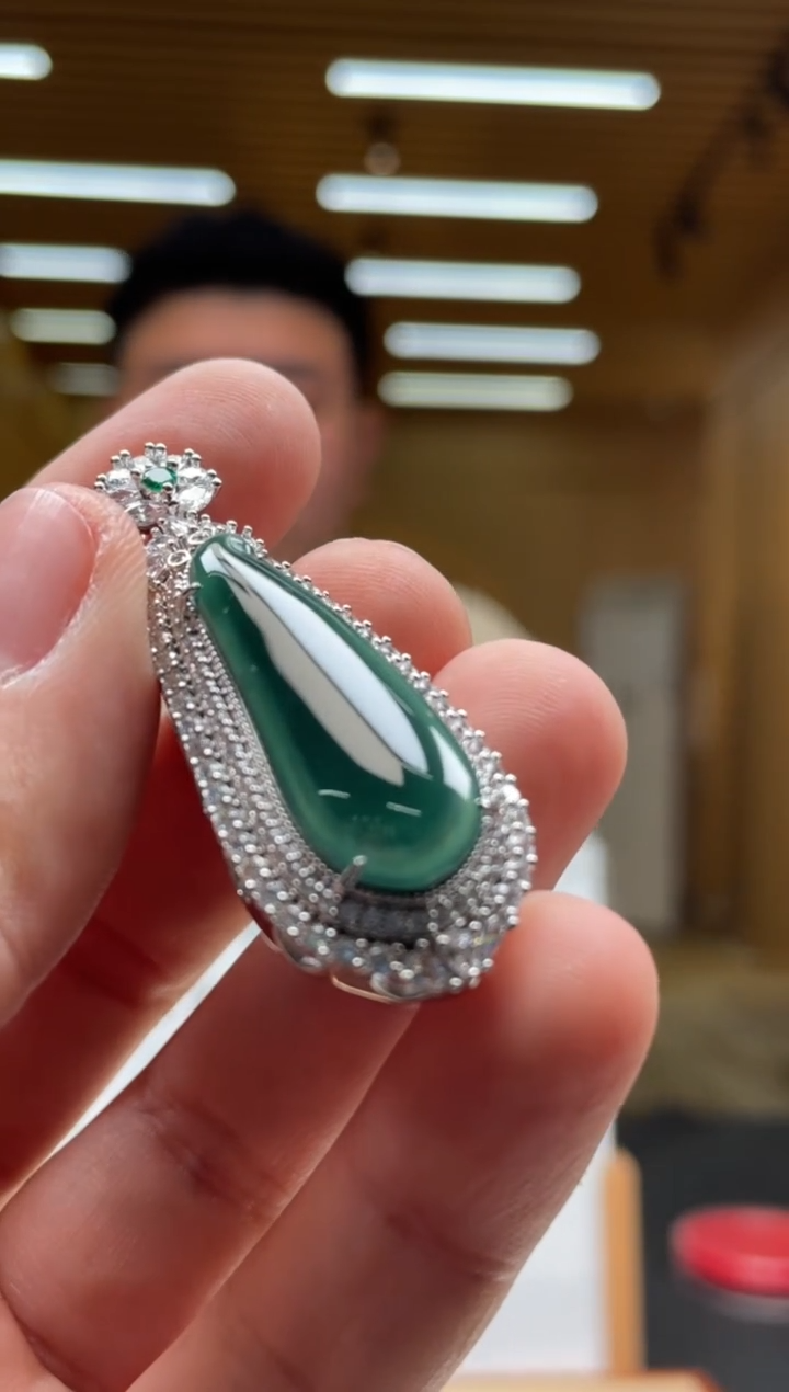 【闪购商品】翡翠颈饰未镶嵌********517