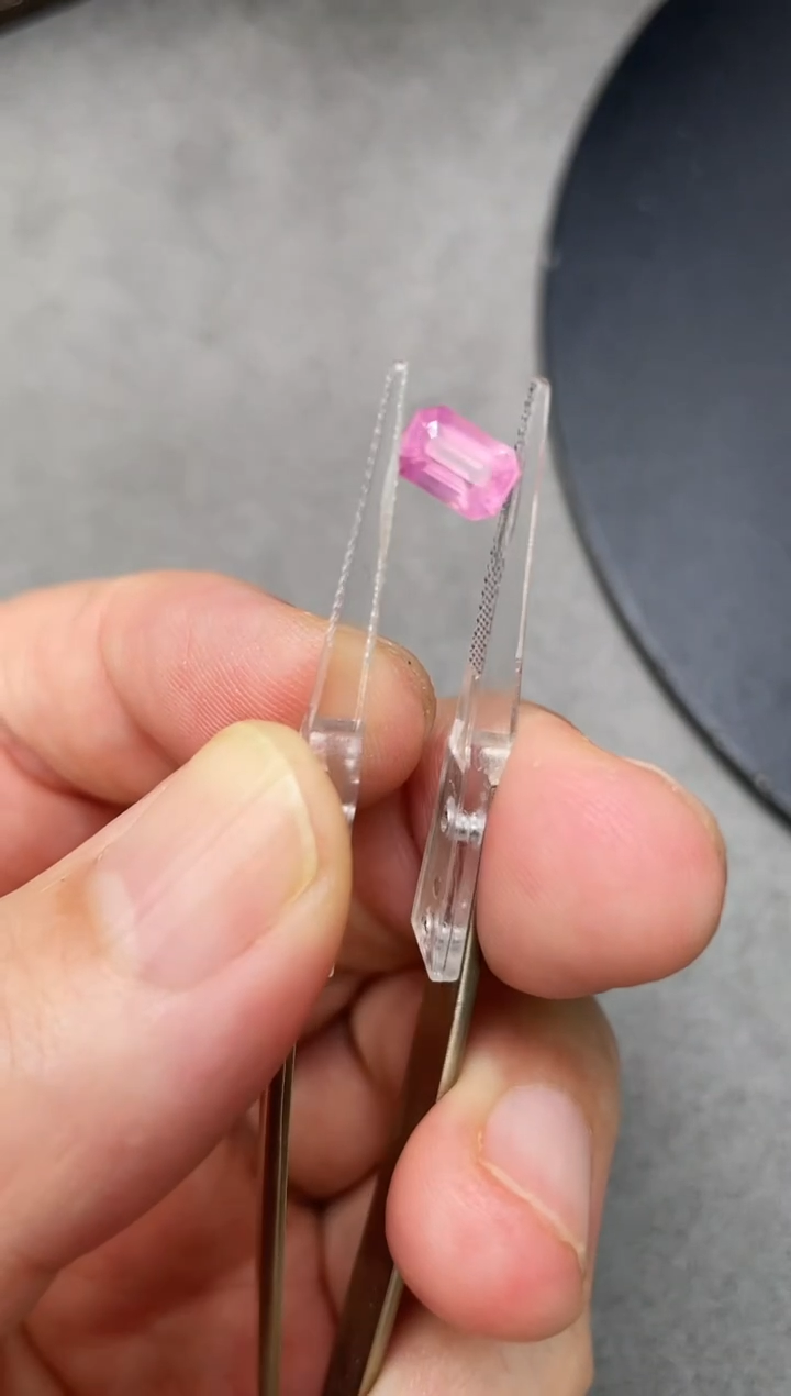 裸石尖晶石1.1克拉马亨盖