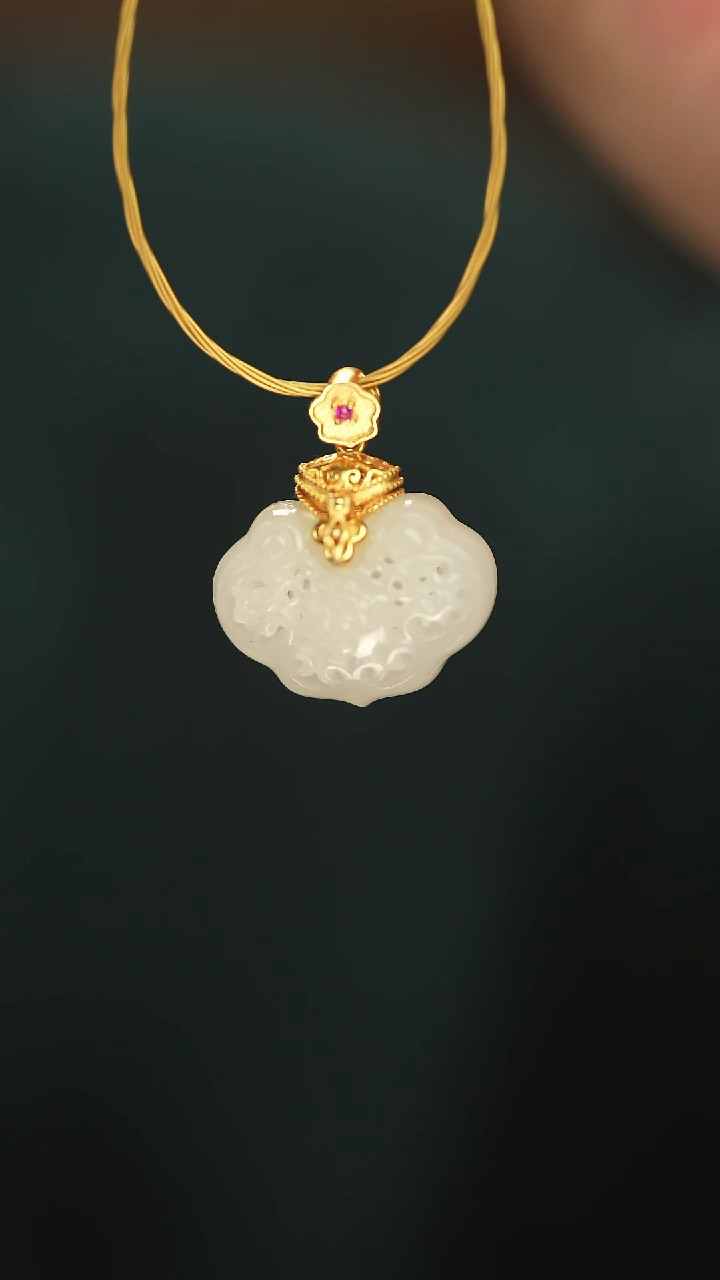 【闪购商品】和田玉吊坠(赠链)银S925镶嵌新款