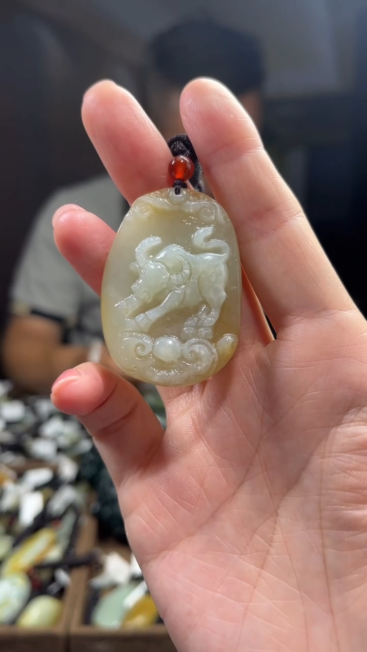 和田玉未镶嵌吊坠(赠链)`