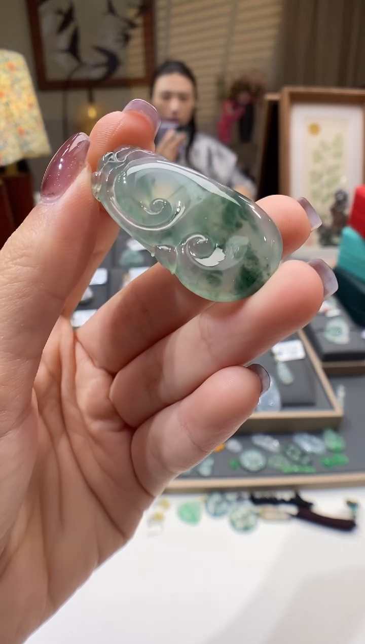 【闪购商品】翡翠颈饰未镶嵌如意