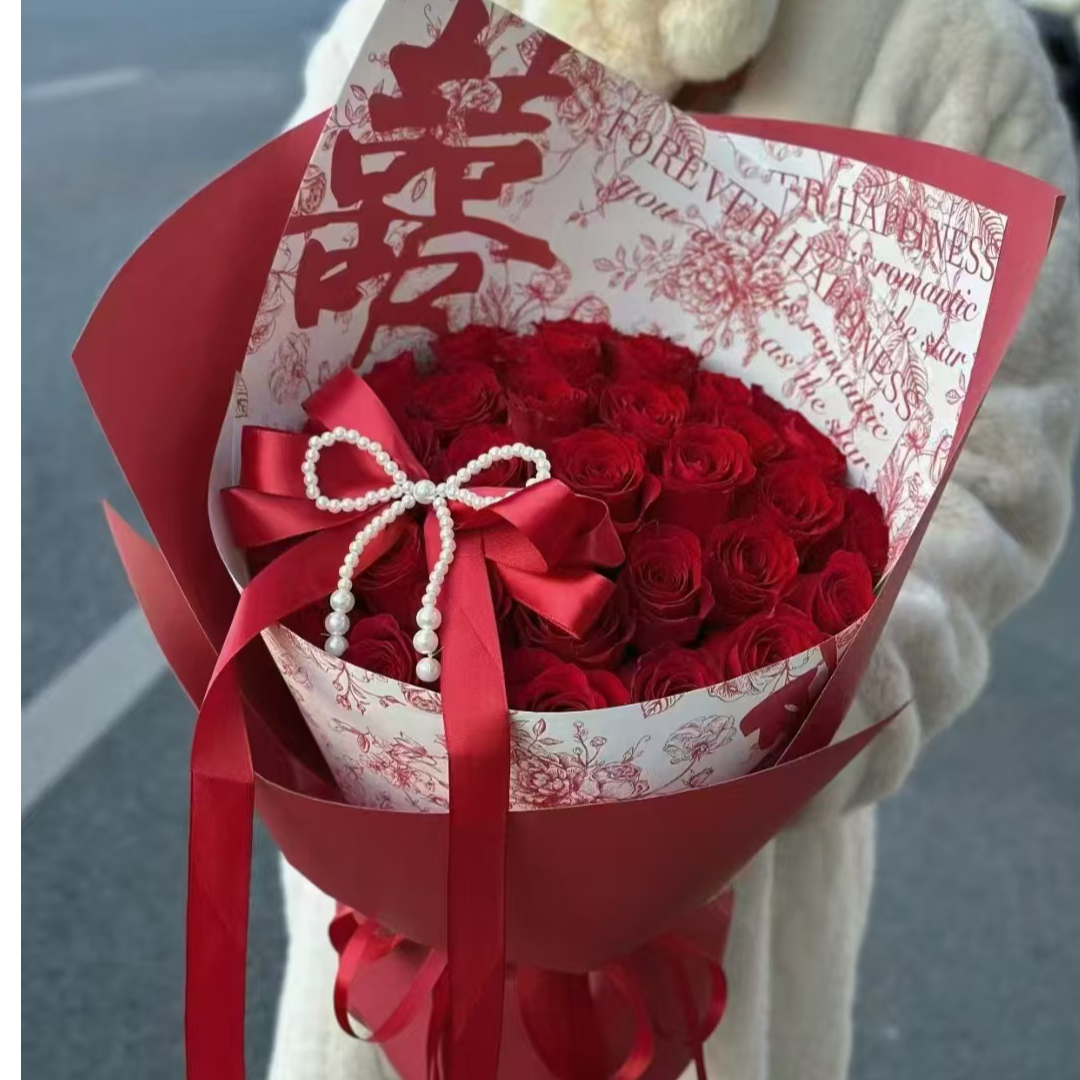 33朵订婚花礼送女友