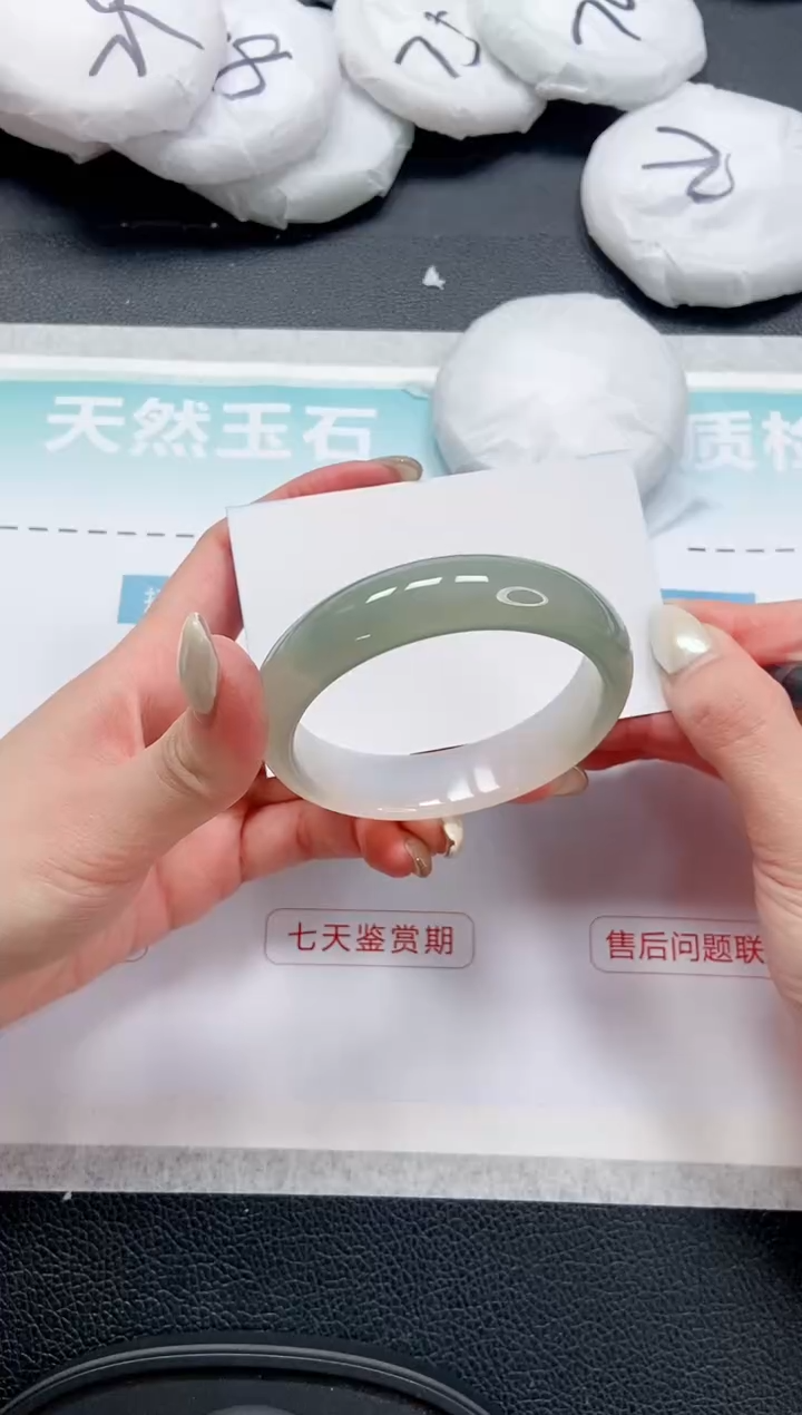 【闪购商品】石英质玉手镯未镶嵌 12L257-56