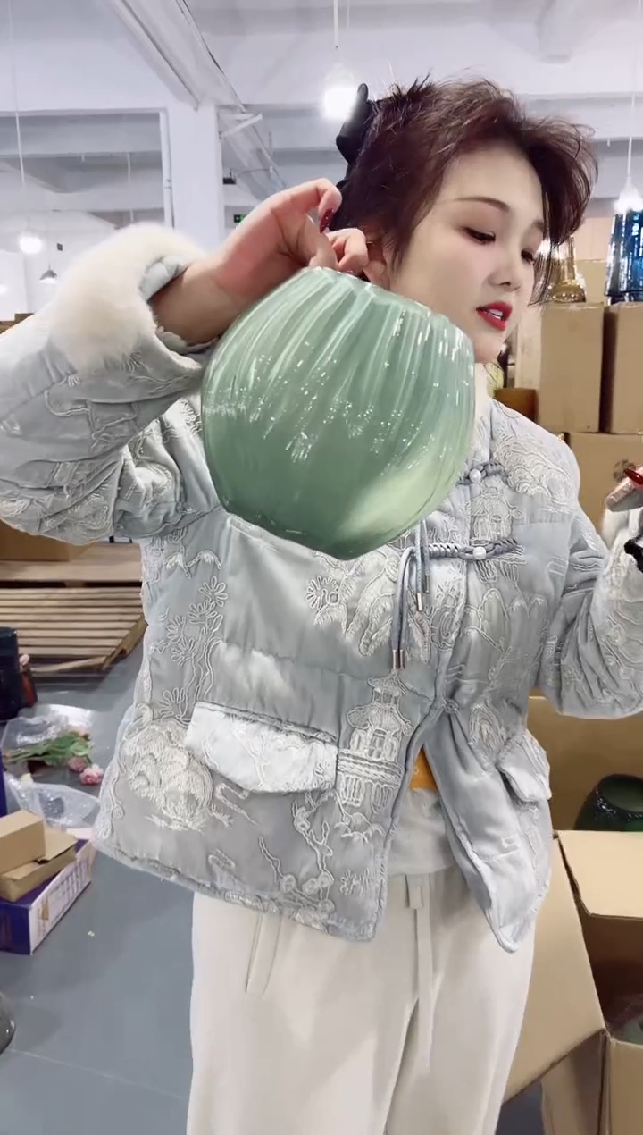 【闪购商品】玻璃私花主义花瓶厂-微瑕--8QSS