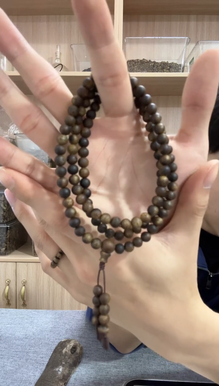 【闪购商品】沉香手串06圆珠多圈14克+ 多样性发其一
