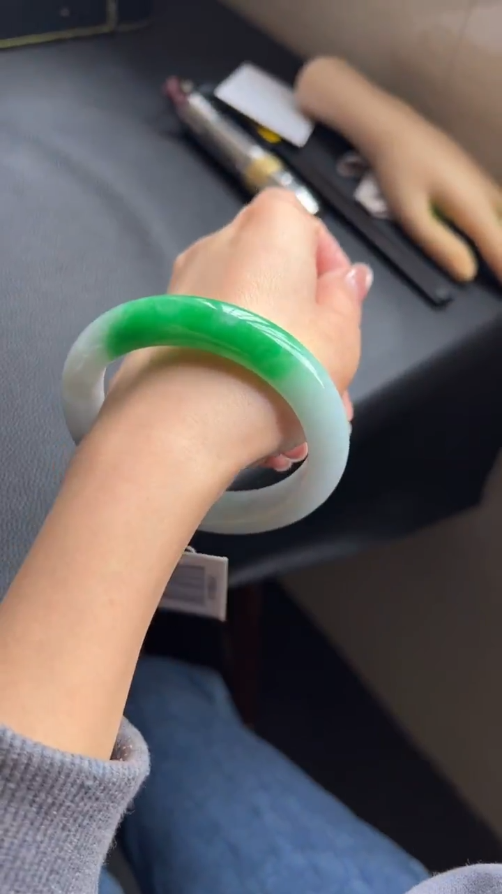 未镶嵌手镯翡翠正圈 56.9-12.1-9.1