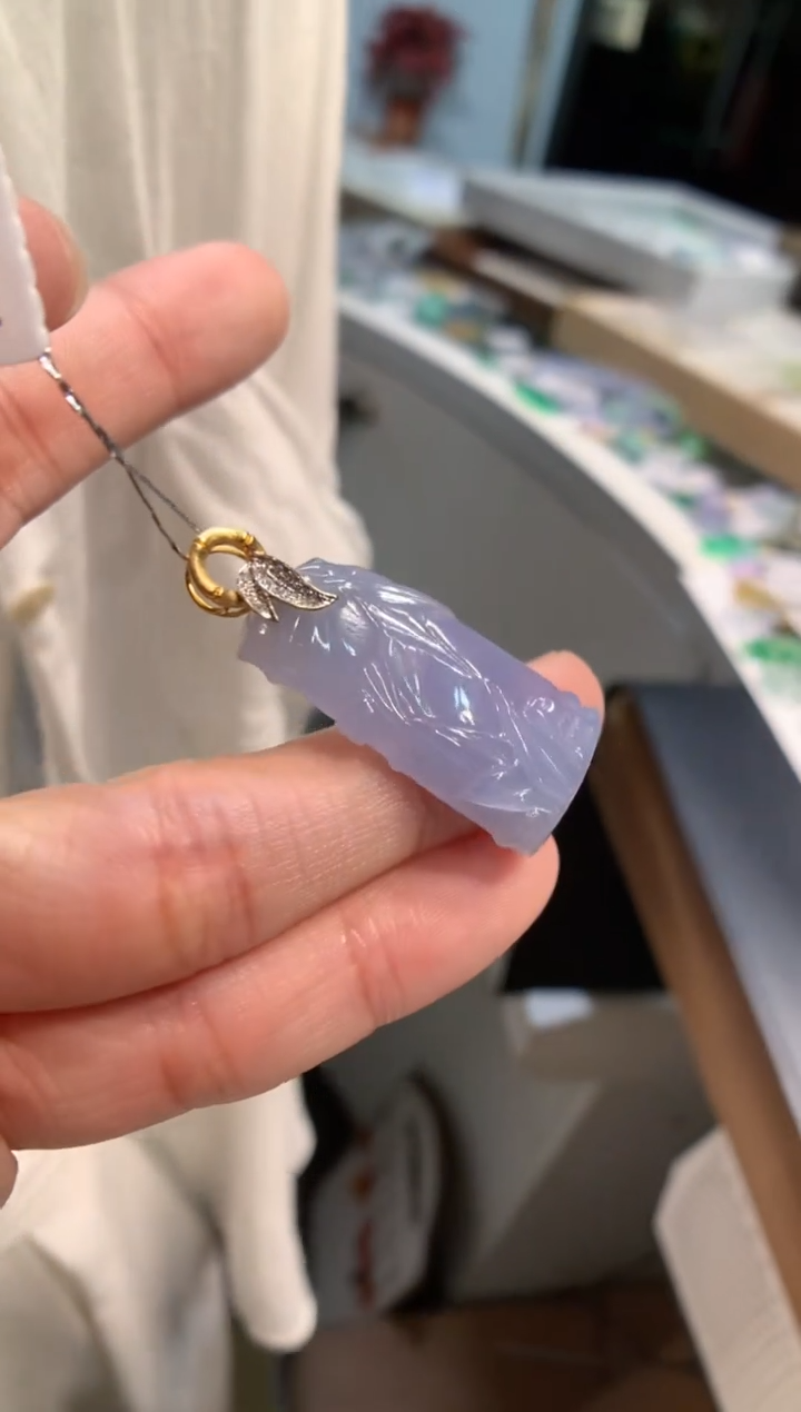颈饰18K金镶嵌翡翠竹节