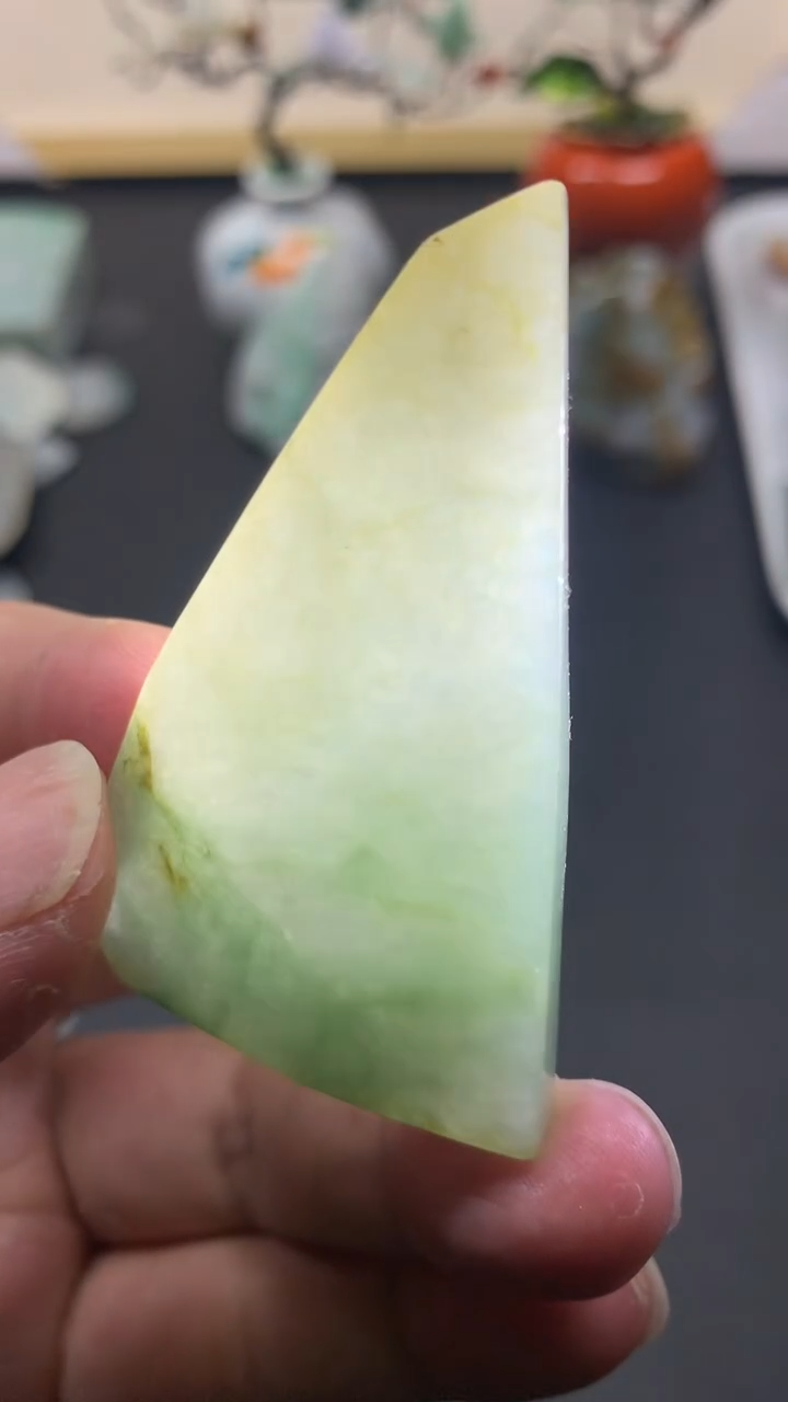 【闪购商品】翡翠颈饰未镶嵌天然翡翠A货