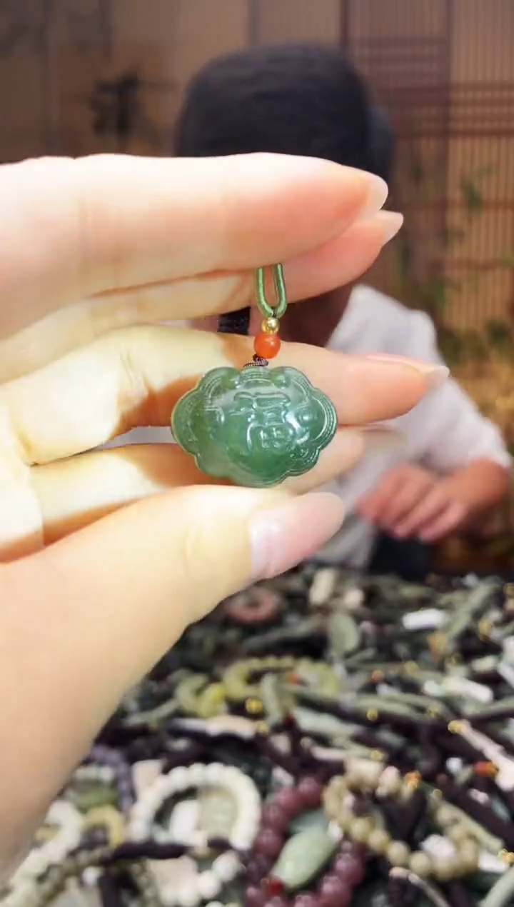 颈饰未镶嵌和田玉多样性发货，拍一发一