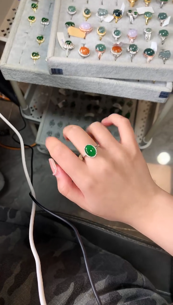 【闪购商品】翡翠戒指18K金镶嵌52141