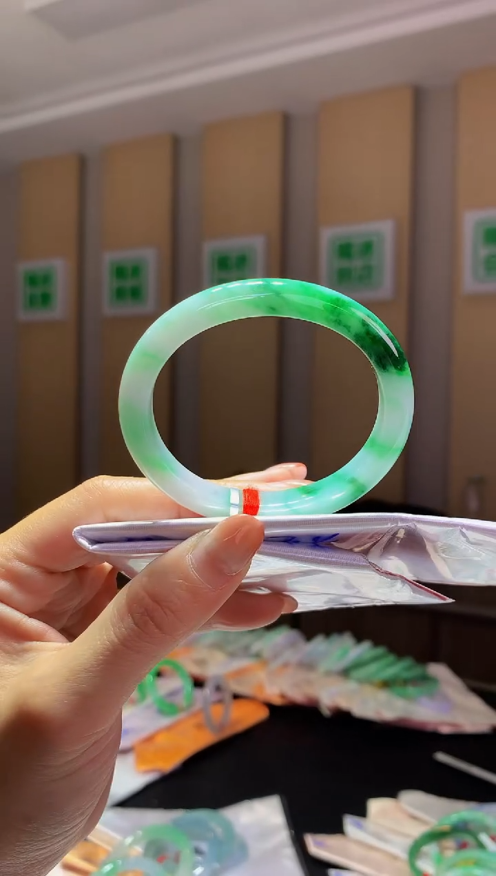 未镶嵌手镯（贵妃镯）翡翠-Y99 圈口54 