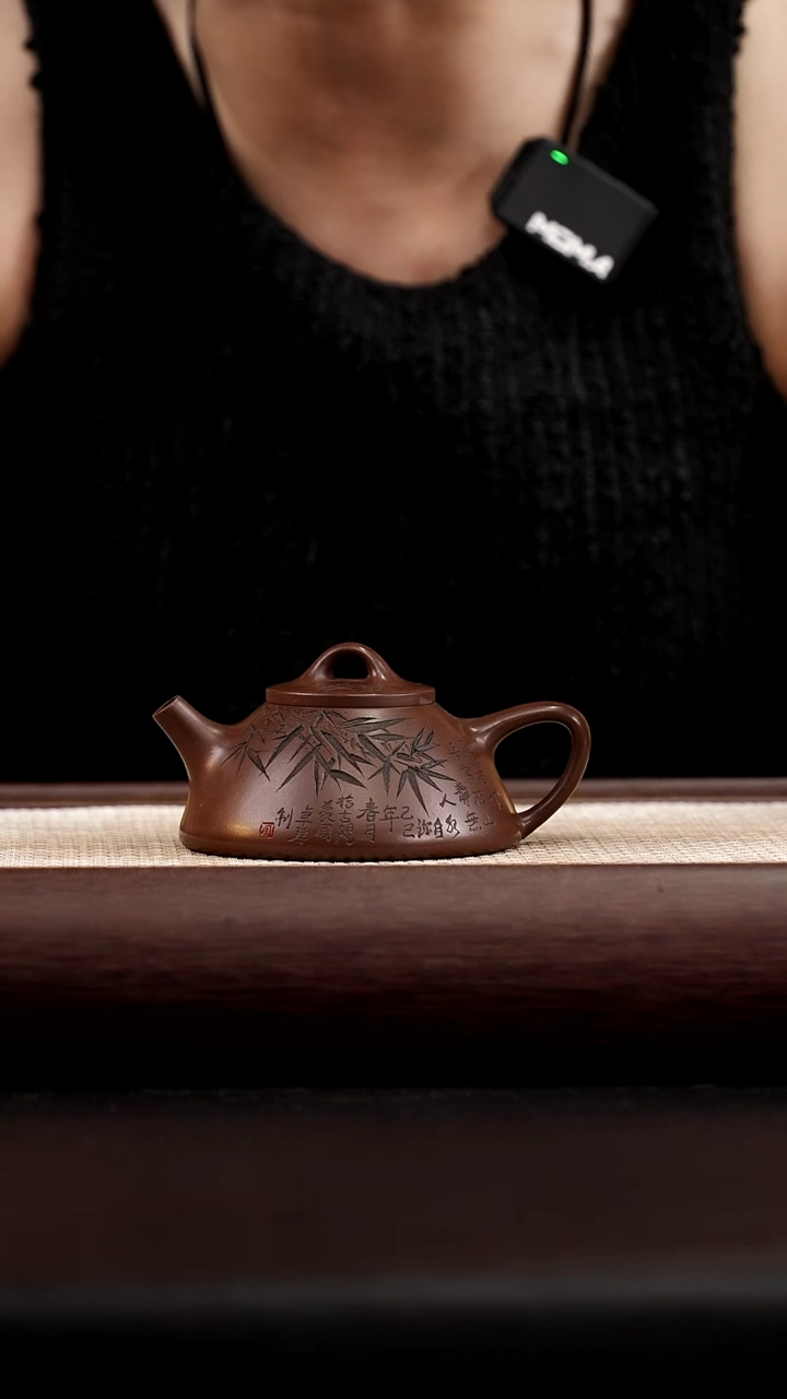 茶壶紫砂底槽清刻绘石瓢