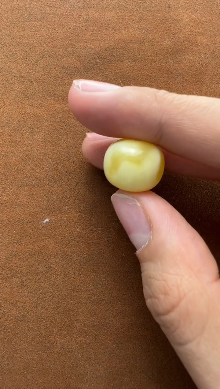 【闪购商品】琥珀裸石未镶嵌俄料老型15.3mm1.938克