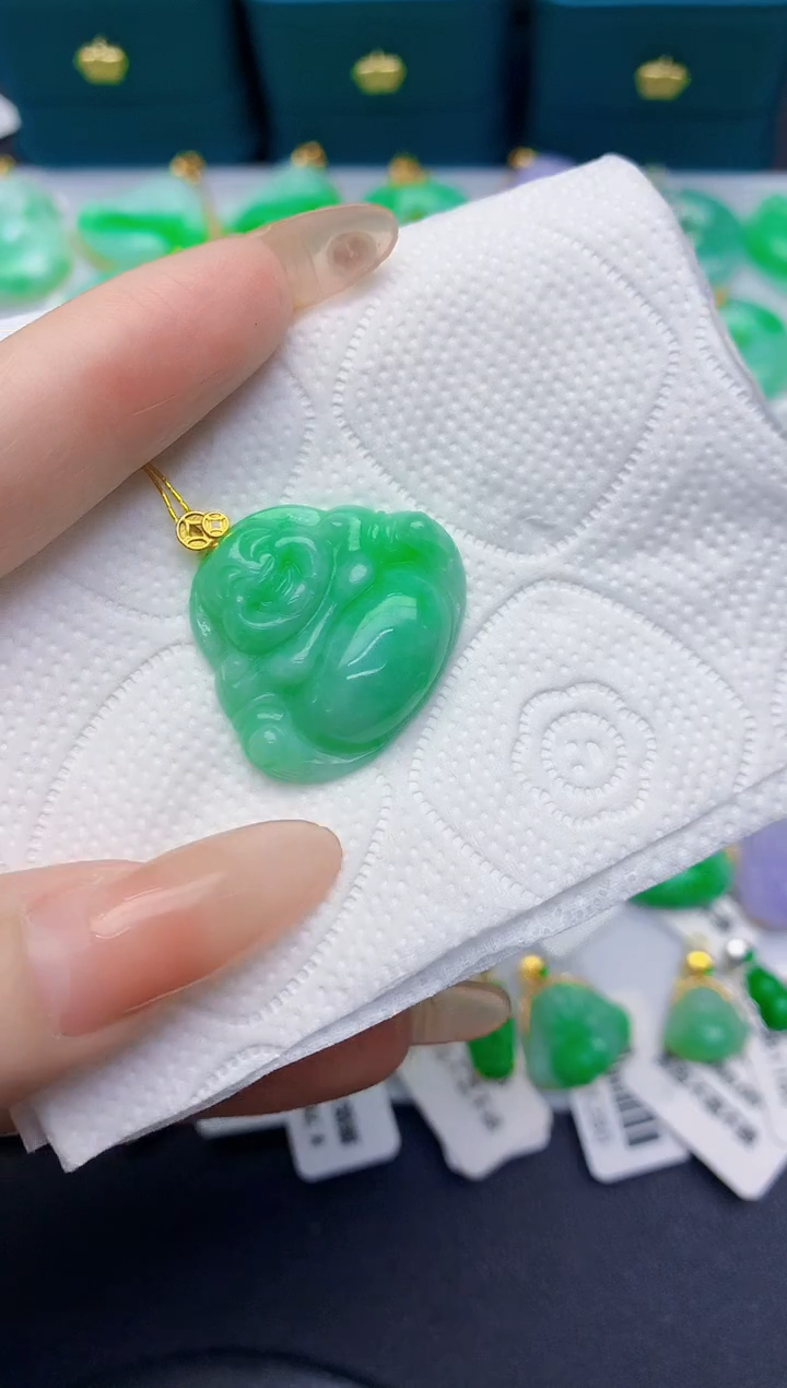 颈饰18K金镶嵌翡翠缅甸天然翡翠A货