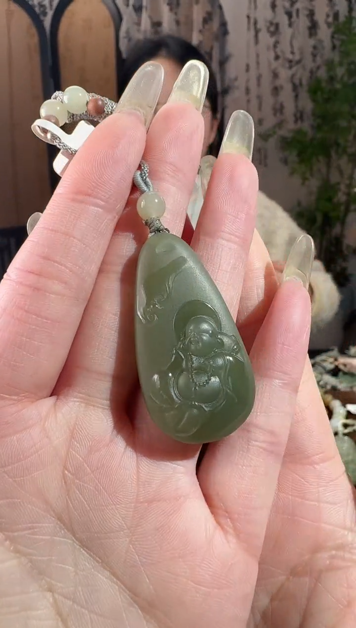 颈饰未镶嵌和田玉逍遥佛牌 p