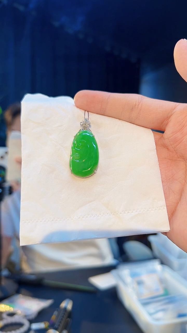 翡翠18K金镶嵌颈饰缅料A货/支持复检/一件