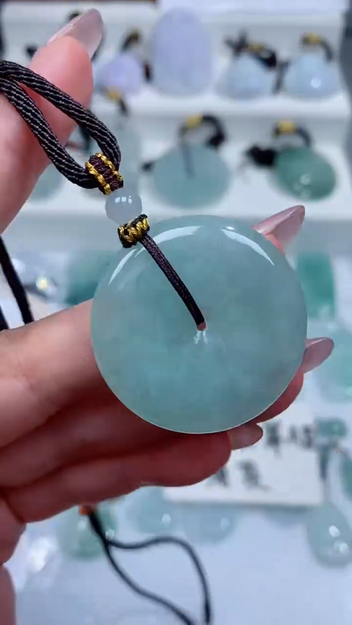 颈饰未镶嵌翡翠吊坠