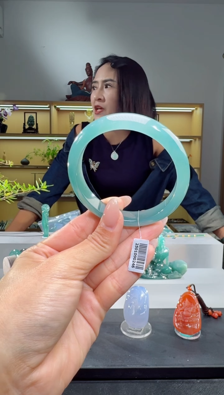 未镶嵌手镯翡翠60圈