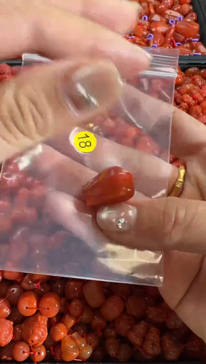 【闪购商品】南红玛瑙颈饰未镶嵌1