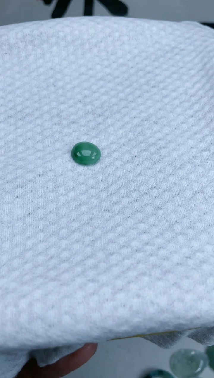 【闪购商品】翡翠摆件未镶嵌蛋面