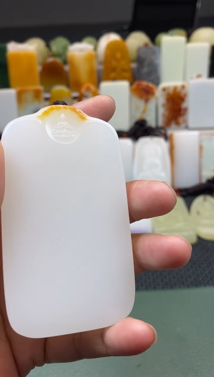天然玉石未镶嵌颈饰